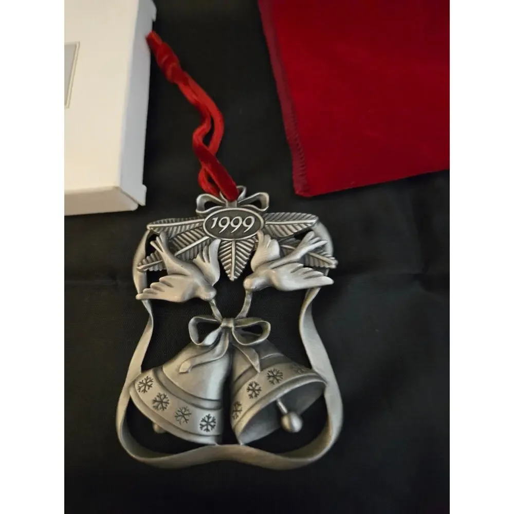 Avon 1999 Christmas Ornament Pewter Dove w/ box & Red Velvet Bag Season of Peace